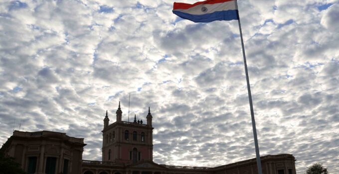 ¿Cuáles son los requisitos para volar a Paraguay?